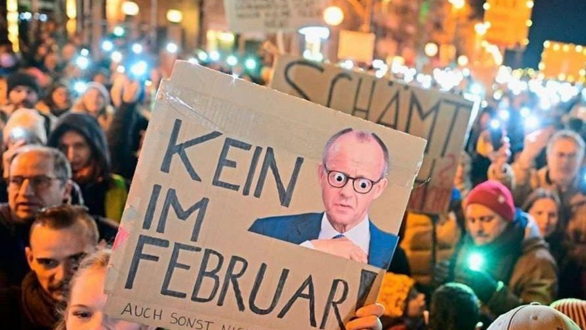 Almanya'da yüz binler AfD ile işbirliğine karşı sokaklara döküldü