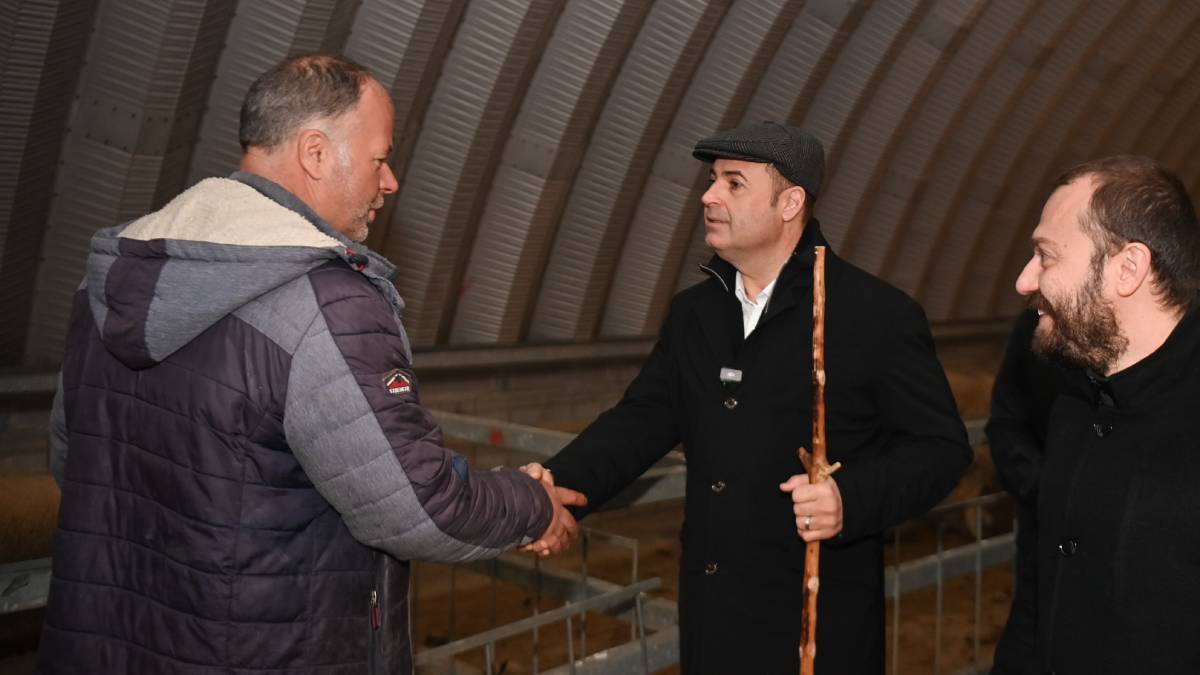 Başkan Akın, haftaya Hayvan Pazarı ziyaretiyle başladı
