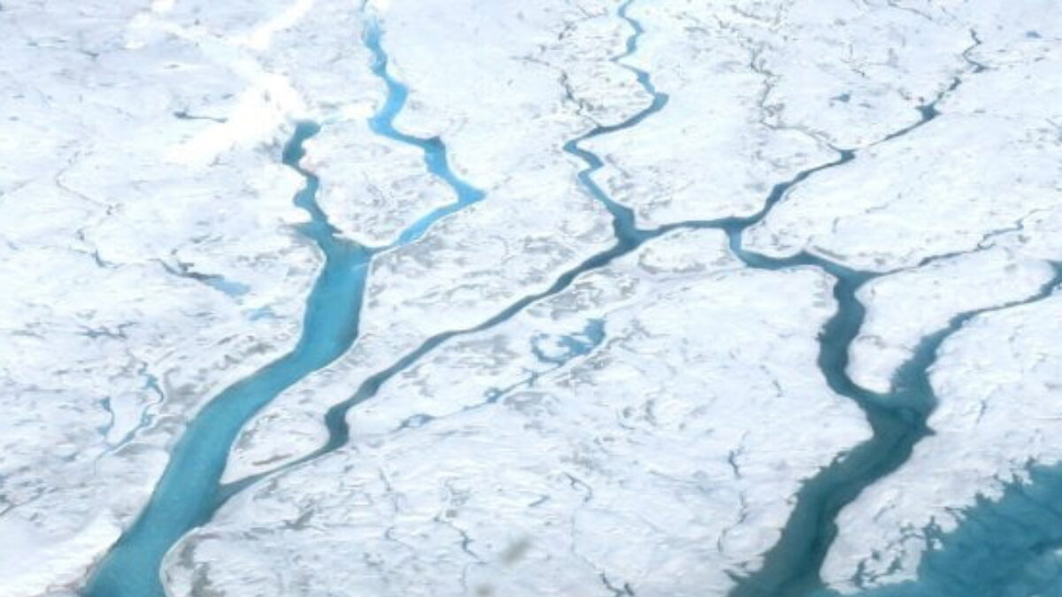 Grönland buz tabakası hızla eriyor