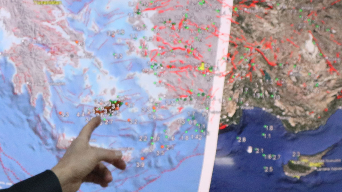 Kandilli’den ikinci Santorini raporu: Deprem fırtınası tsunami endişesini alevlendirdi