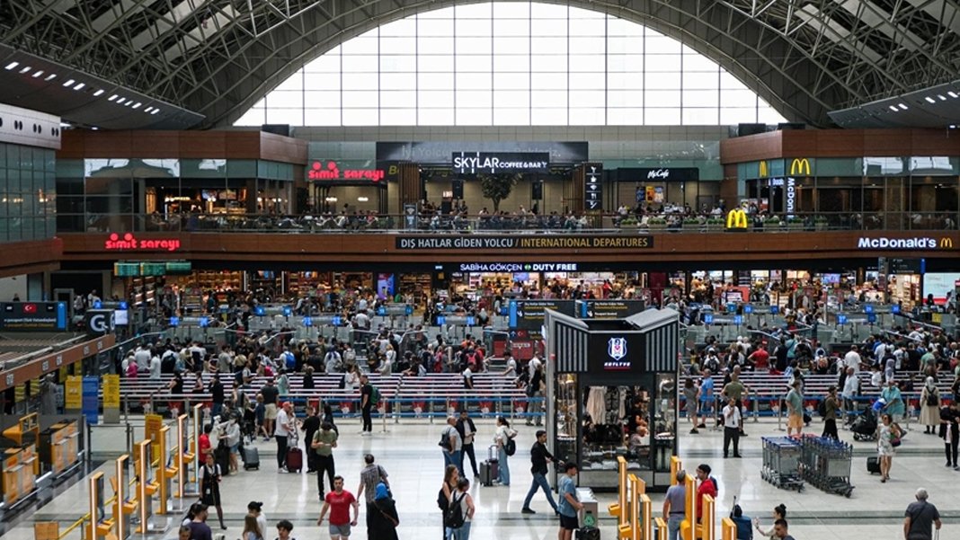 Sabiha Gökçen'de uçuşlara hava muhalefeti: Yüzde 20'si iptal edildi