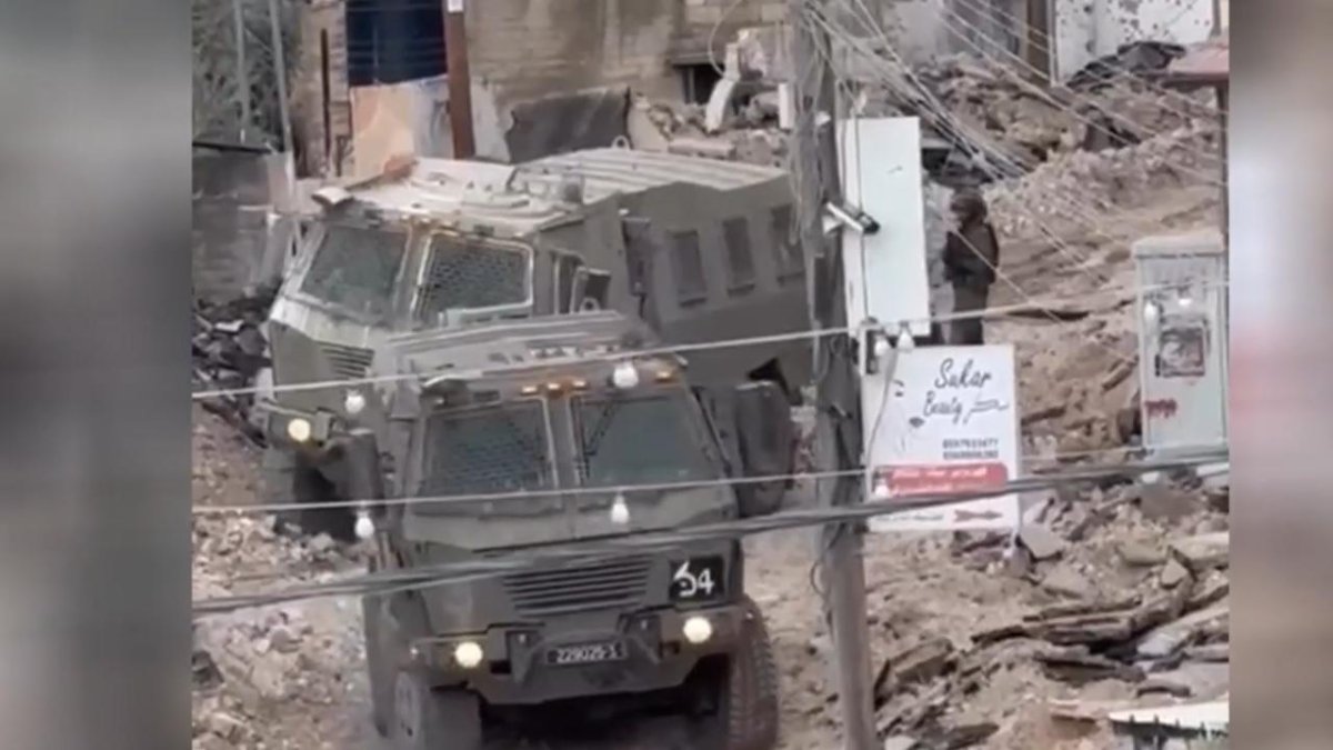 İsrail ordusu, Tubas'ta 60 Filistinli aileyi zorla evlerinden çıkardı: Saldırılar devam ediyor