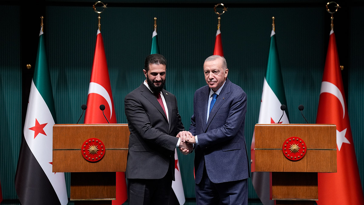 Erdoğan, Şara ile bir araya geldi! Suriye'ye gereken desteği vereceğiz