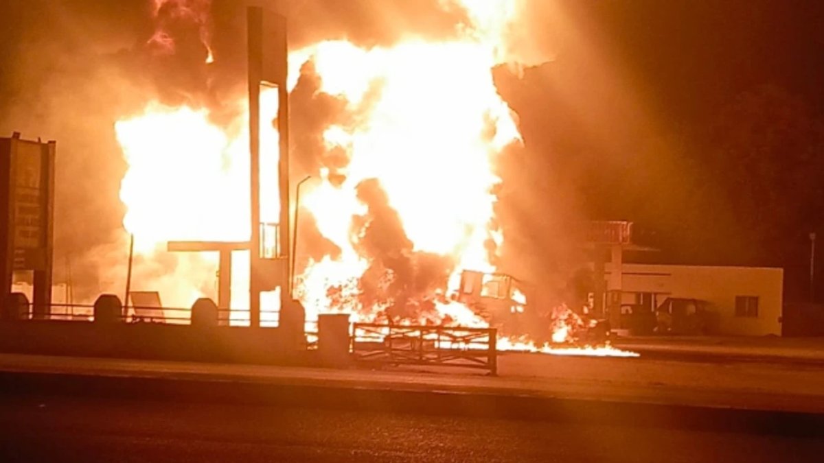 Nijerya'da iki akaryakıt tankeri patladı: Çok sayıda ölü var