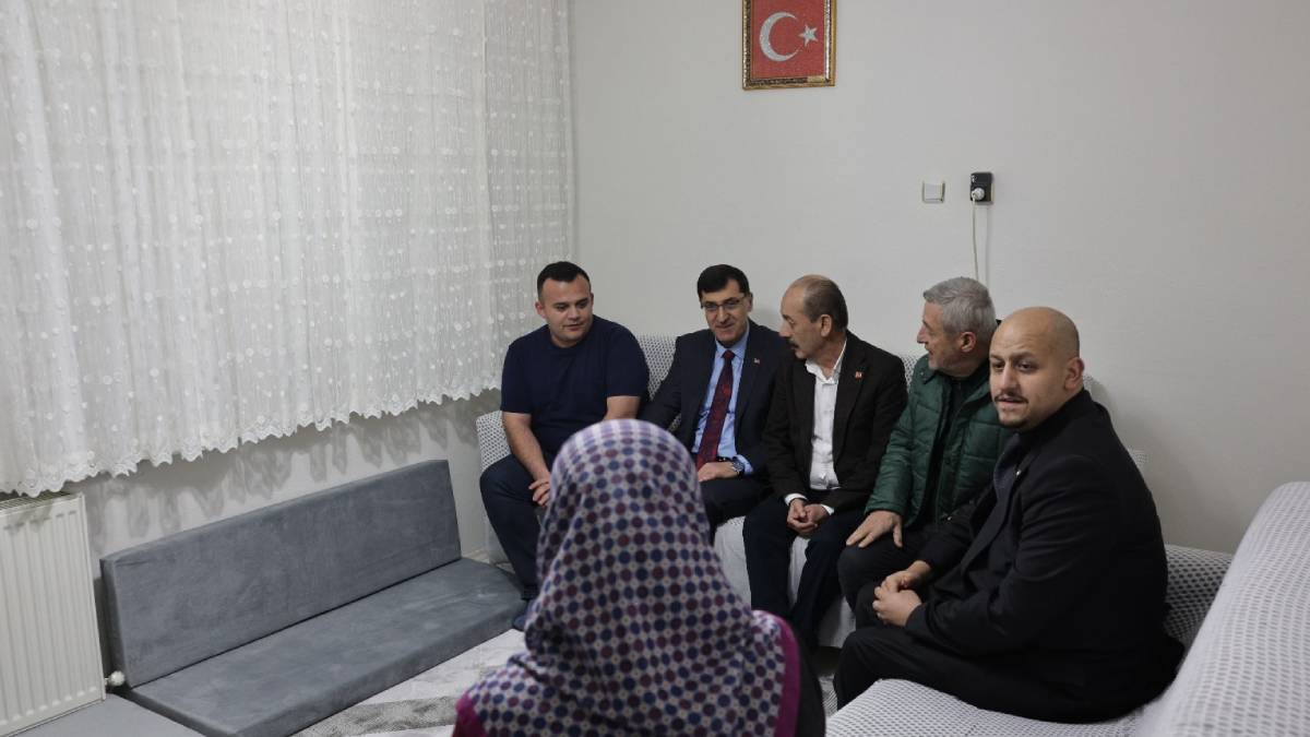 "Şehitlerimizin aziz hatıralarını daima yaşatacağız"