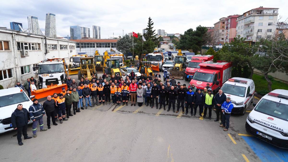 Kartal Belediyesi kar nöbetinde: 347 personel ve 74 araç görev başında