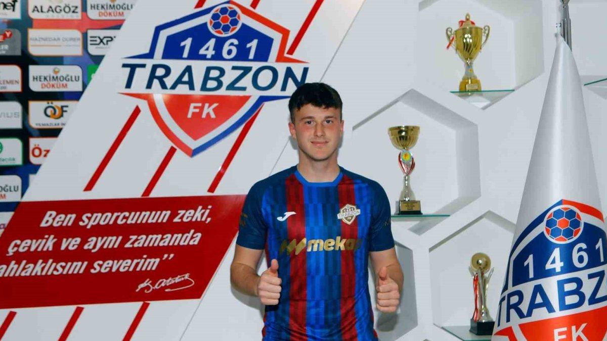 Muhammet Berkay Tekke 1461 Trabzon'a imza attı: Babasının izinden gidiyor