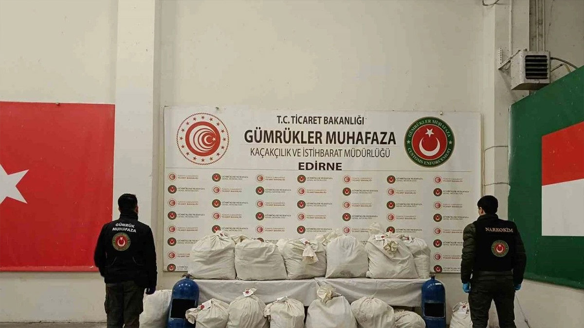 Kapıkule'de bir tırda 67 kilogram uyuşturucu ele geçirildi
