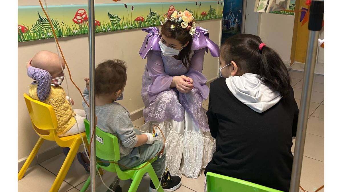 Masallar kanserli çocuklara moral oldu