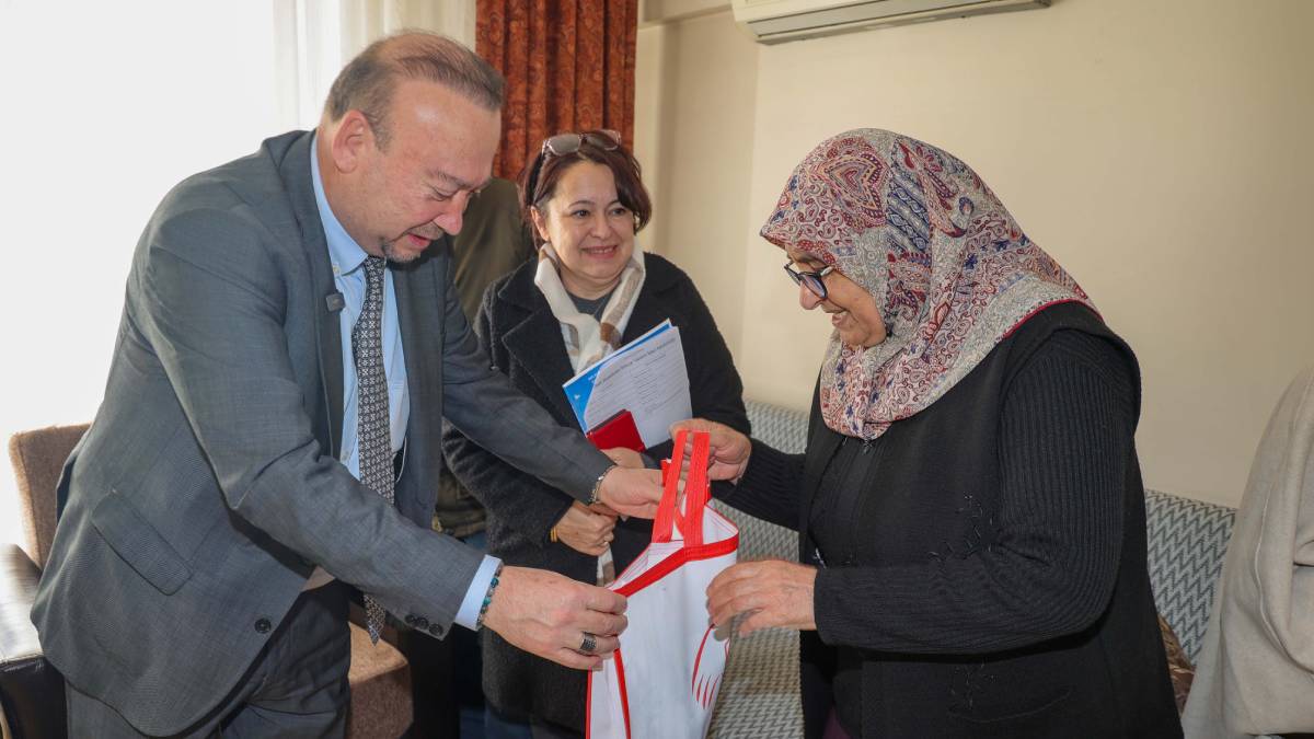 Başkan Yalım, depremzedelere moral verdi: "Acınızı yüreğimizde hissediyoruz"