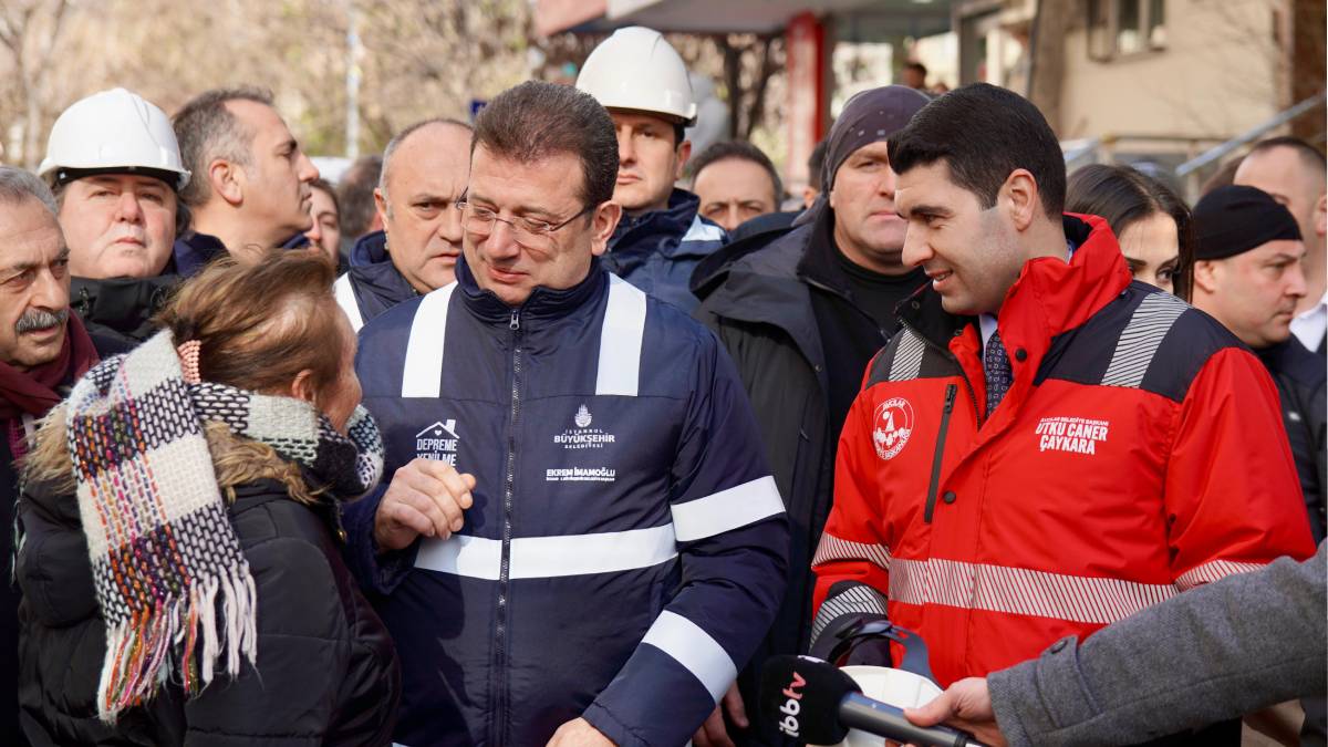 Avcılar’da Ekrem İmamoğlu’nun katılımıyla riskli bina yıkımı yapıldı