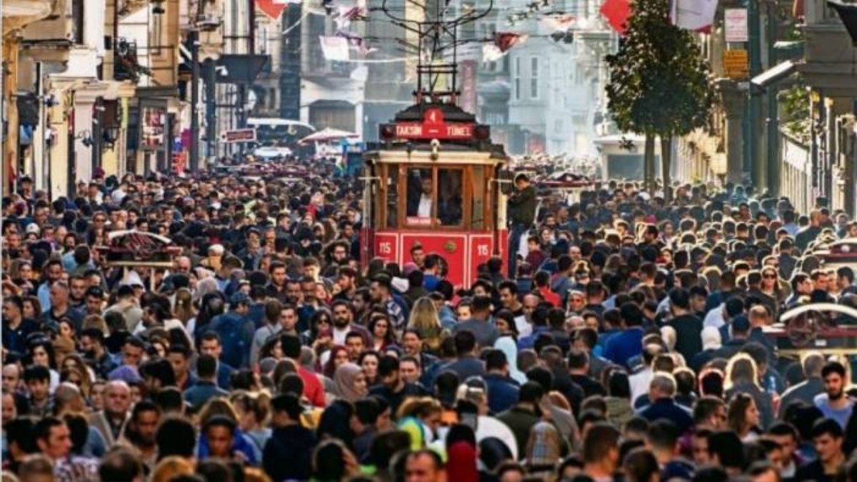 2024'te 15,7 milyonu aştı... İstanbul'un nüfusu 131 ülkeyi geride bıraktı