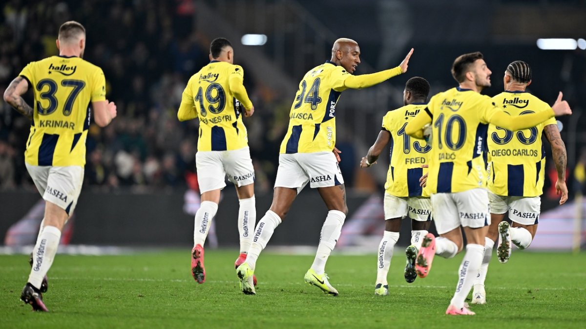 Fenerbahçe, UEFA listesini güncelledi: 2 yeni transfer kadroda