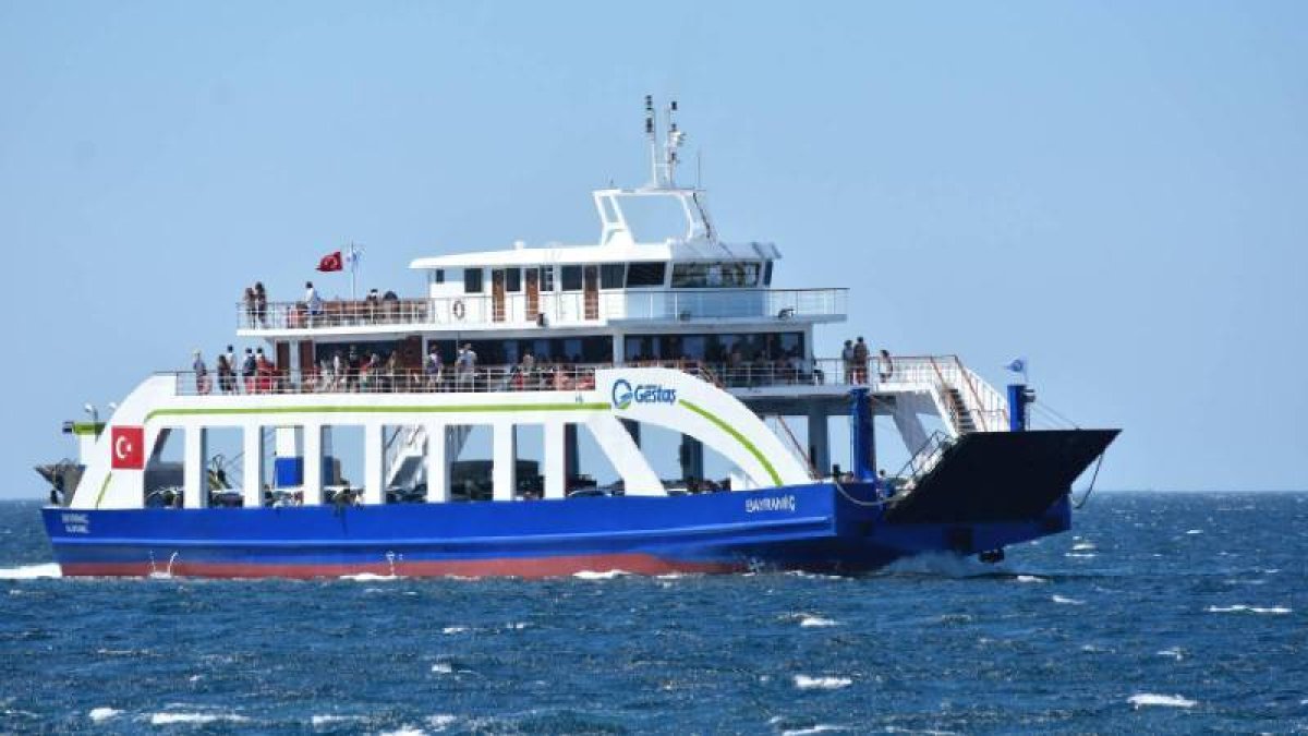 Çanakkale’de feribot seferlerine hava engeli