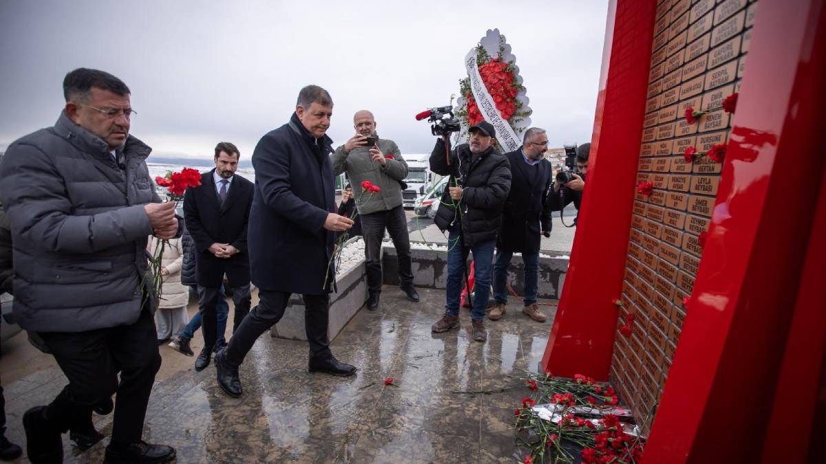 Tugay: İzmir’de kalpler deprem bölgesi için atıyor