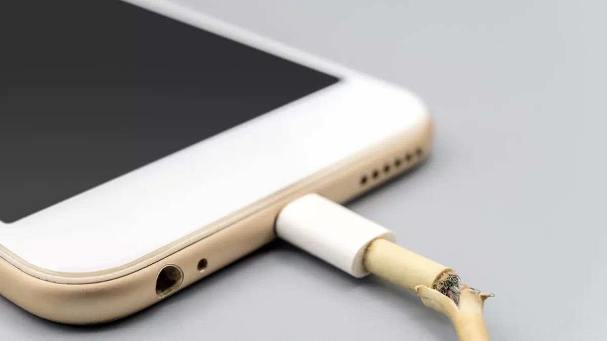 Artık eski şarj kablolarınız çöp olmayacak! Ekstra masrafa gerek kalmayacak: Bu yöntem hızlı ve kolay çözüm olacak