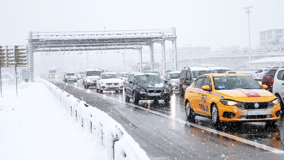 İBB: İstanbul’da kar yağışı etkisini kaybediyor