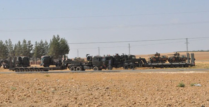 Sınırda Cerablus alarmı: Çok sayıda tank ve zırhlı araç konuşlandırıldı