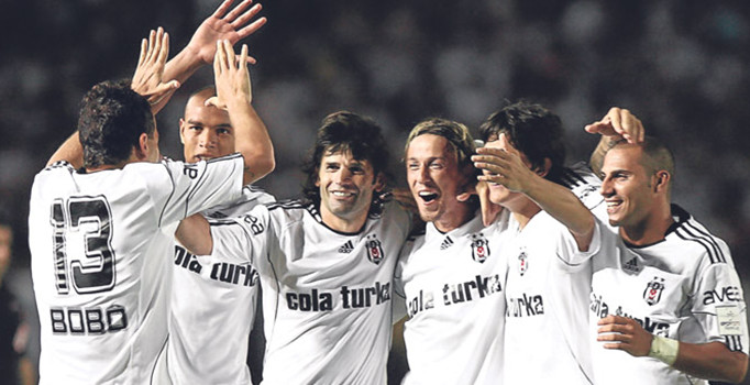 Eski Beşiktaşlı futbolcu Bobo, Sydney'e transfer oldu