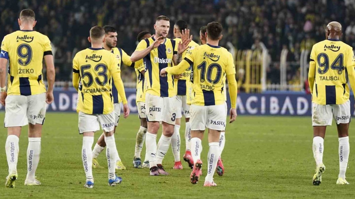 Fenerbahçe, tarihi bir an için sahada: 4000. gol heyecanı
