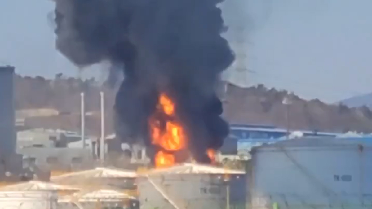 Güney Kore'de dev yakıt tankında patlama