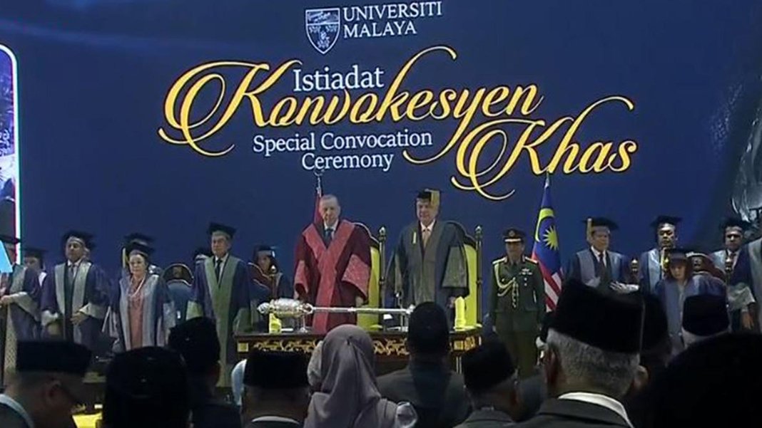 Erdoğan'a Malezya'da fahri doktora beratı