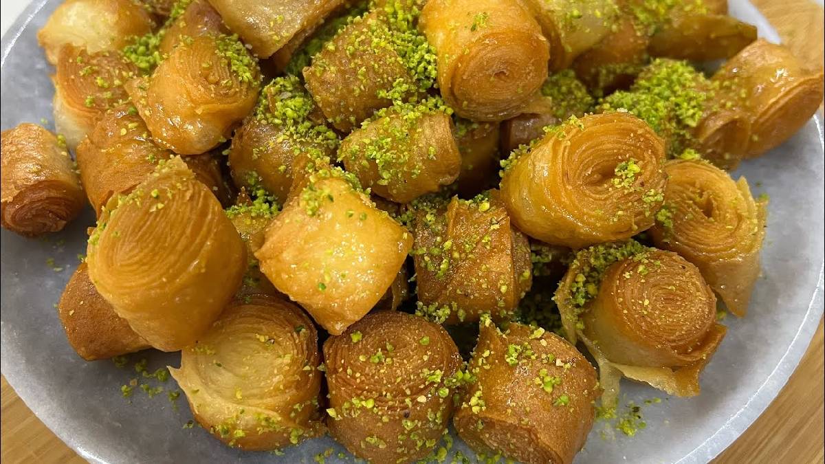 Hamur derdi yok! Eliniz una suya değmeyecek! İşte pratik lokma tatlısı tarifi…