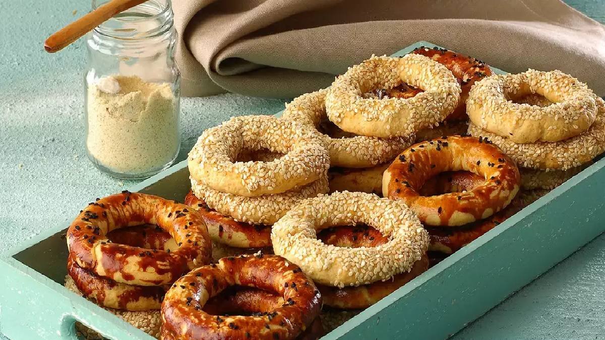 Bu lezzet için kandilleri beklemenize gerek kalmadı! Evde yapması çok basit! İşte kandil simidi tarifi...