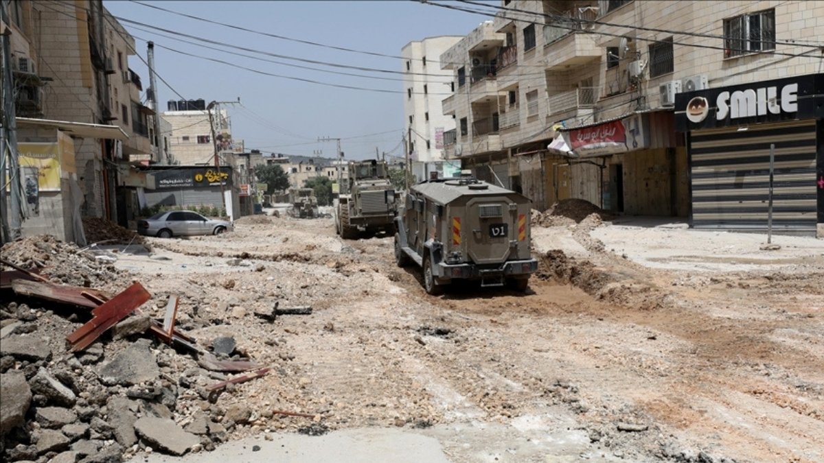 İsrail, Gazze'den sonra Batı Şeria'daki altyapıyı hedef aldı