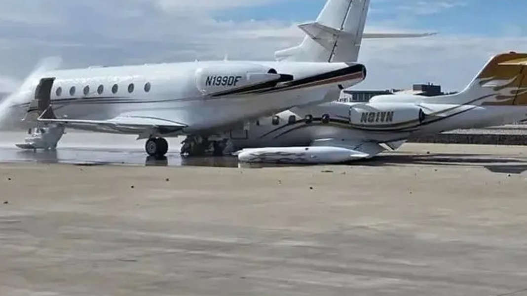 Ünlü şarkıcının uçağı kaza yaptı: Pilot öldü