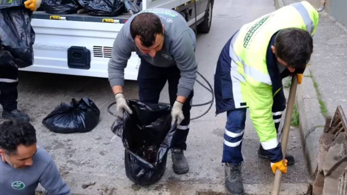 Büyükşehir’den sorunsuz altyapı için ızgara temizliği