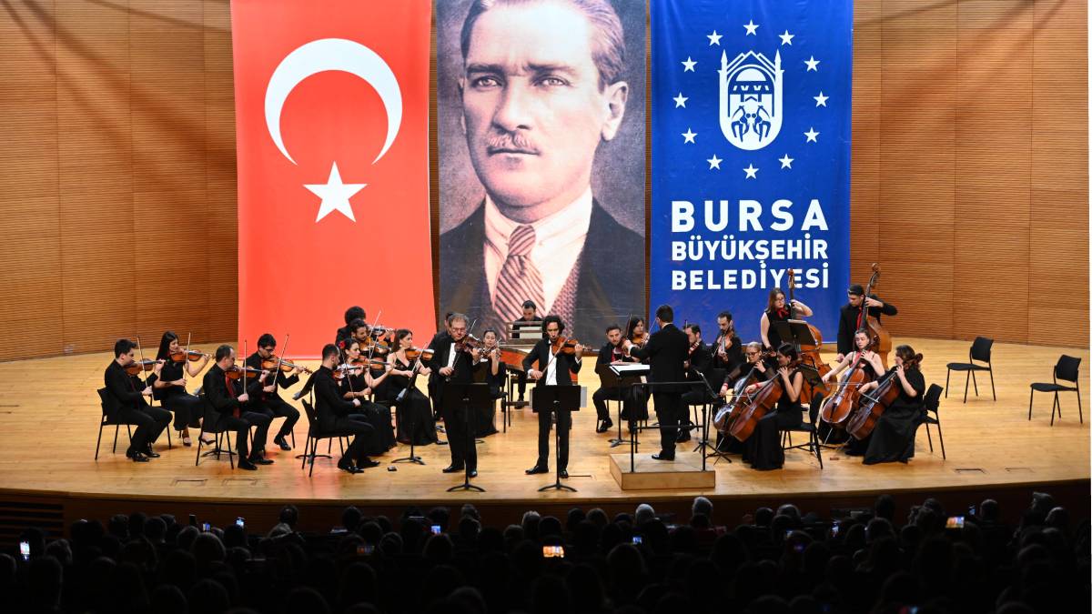 Bursa Oda Orkestrası, ilk konseriyle sanatseverlerle buluştu