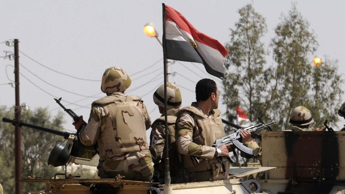 Mısır ordusuna savaş için 'üst düzey hazırlık' talimatı verildi