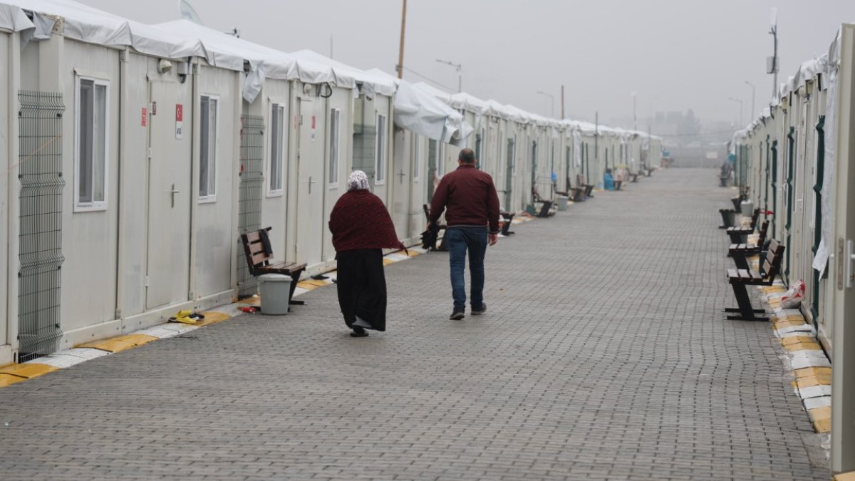 6 Şubat Raporu: Ailelerin yüzde 44,3'ü düzenli beslenemiyor