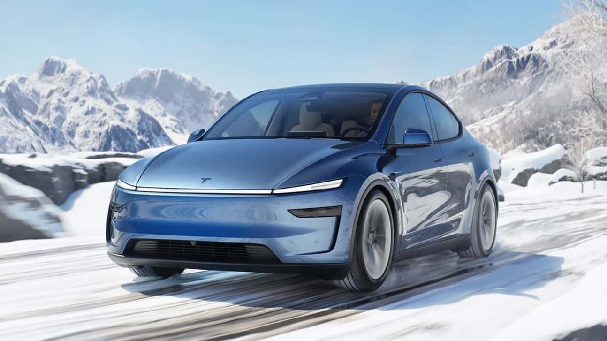Tesla Model Y heyecanı başladı: Yeni modeli sipariş edenler araçlarına kavuşuyor
