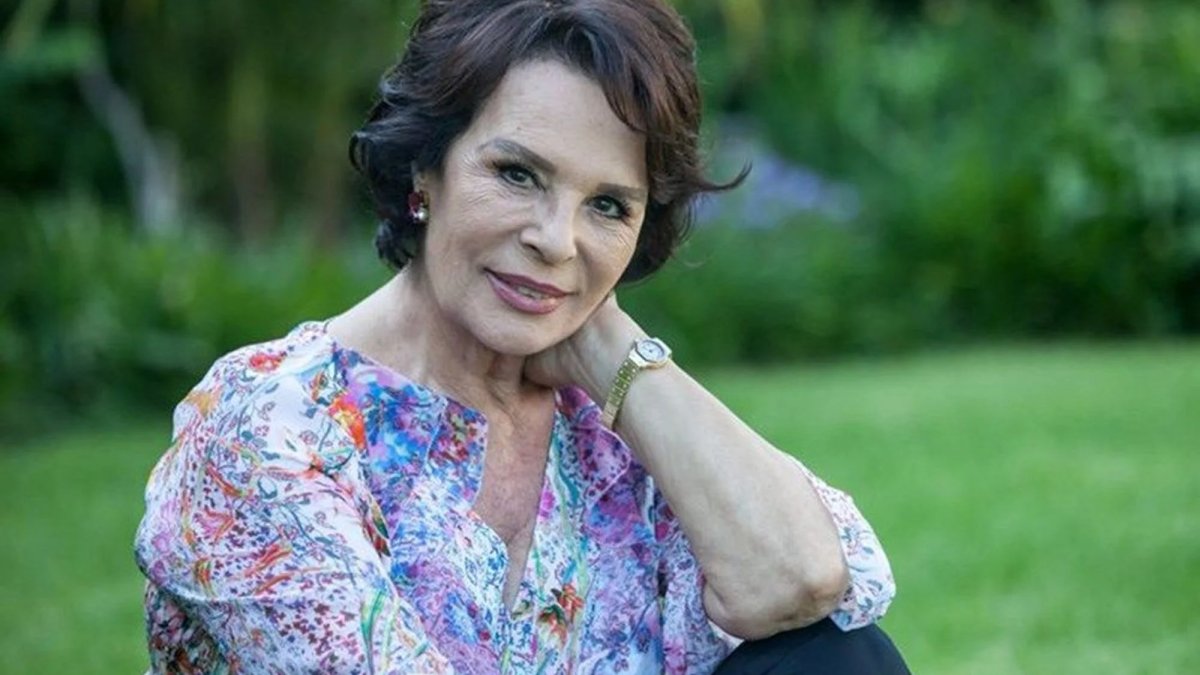 Hülya Koçyiğit Londra’da kaza geçirdi