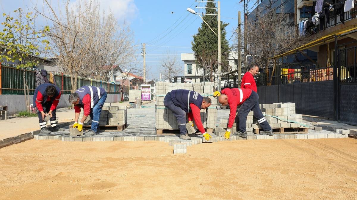 Gaziemir’in yollarında yoğun çalışma