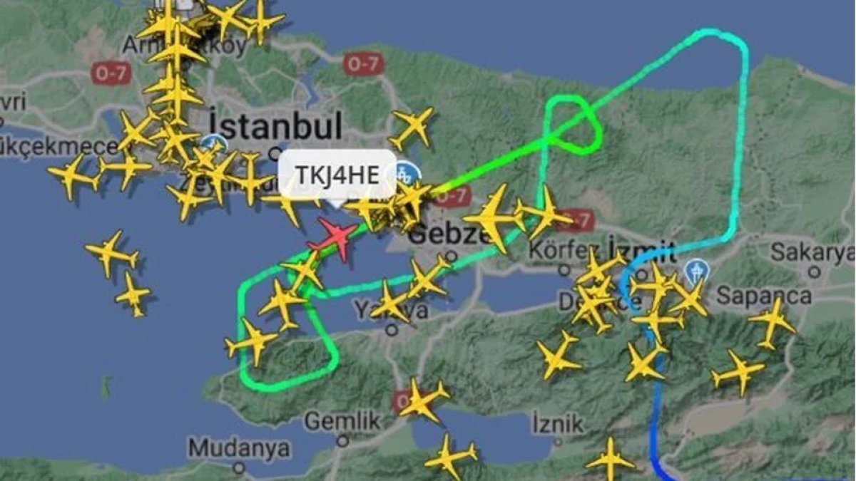 Havalimanı’nda görüş mesafesi düştü, uçaklar havada tur attı