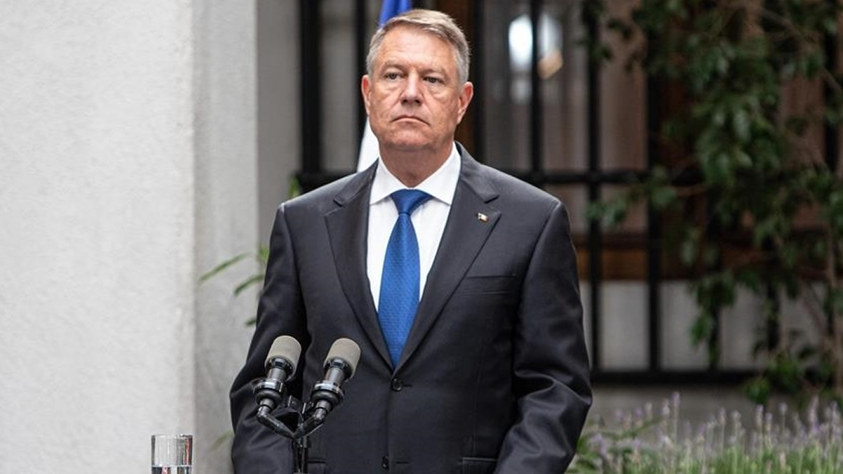 Romanya Cumhurbaşkanı görevi devretti