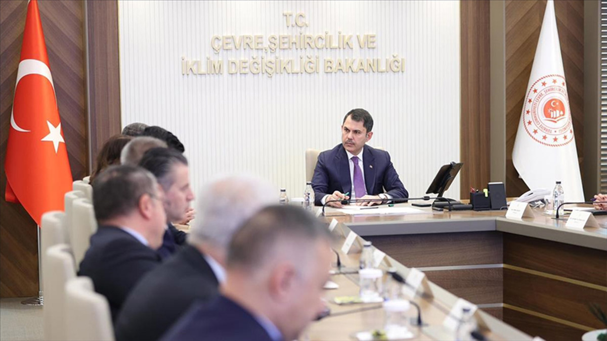 Kurum, CHP'li milletvekilleri ve belediye başkanlarıyla görüştü