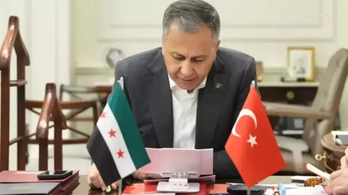 Yerlikaya, Suriye İçişleri Bakanı Kedde ile görüştü: Yeni görevinde başarılar diledi