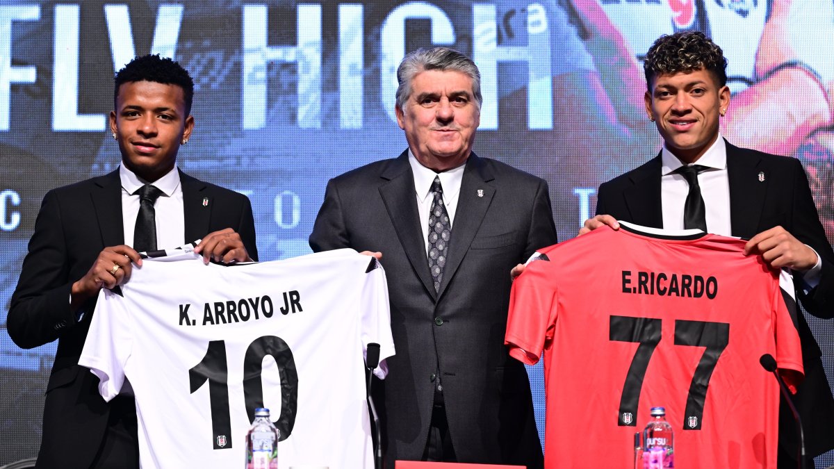 Beşiktaş, yeni transferleri için imza töreni düzenledi: Genç oyuncuların maliyeti