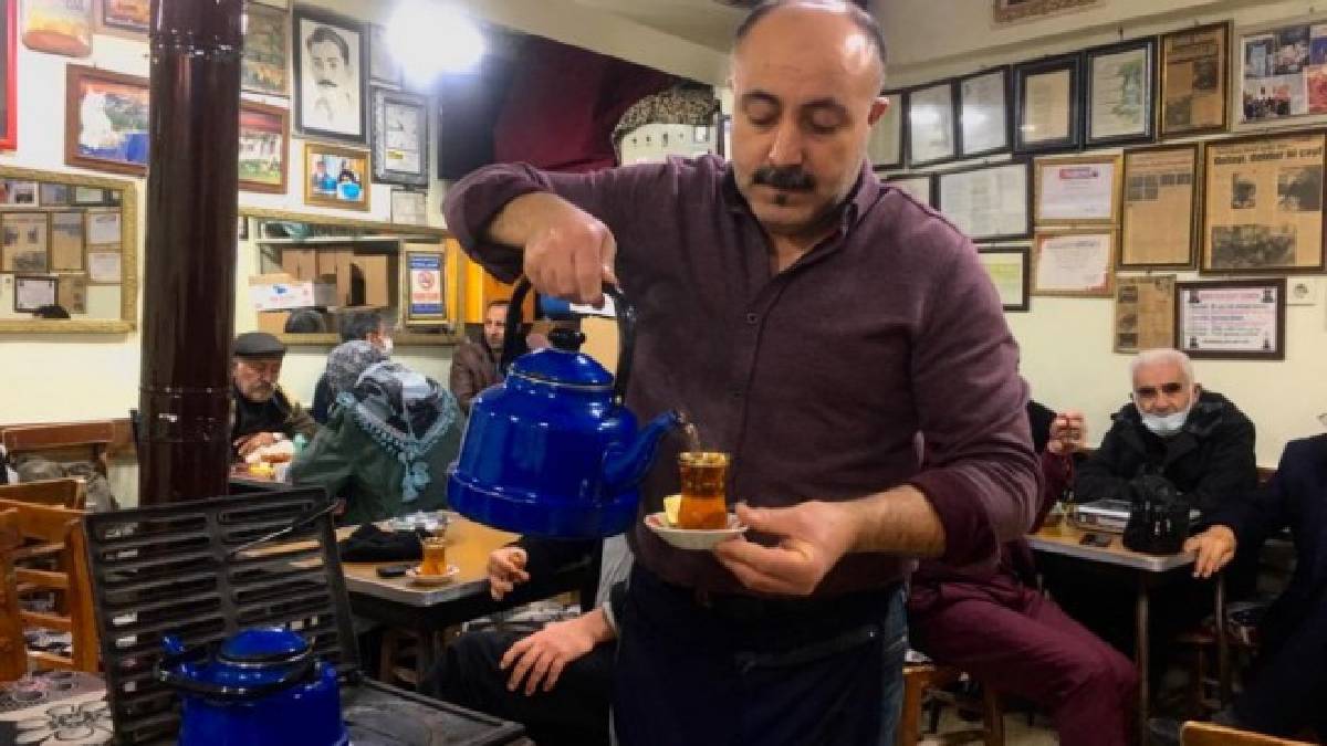 82 yıldır tadı asla değişmedi! Sadece Mart ayına kadar yapılıyor! Sabah namazında kaynatılmaya başlıyor gece 10’a kadar sürüyor