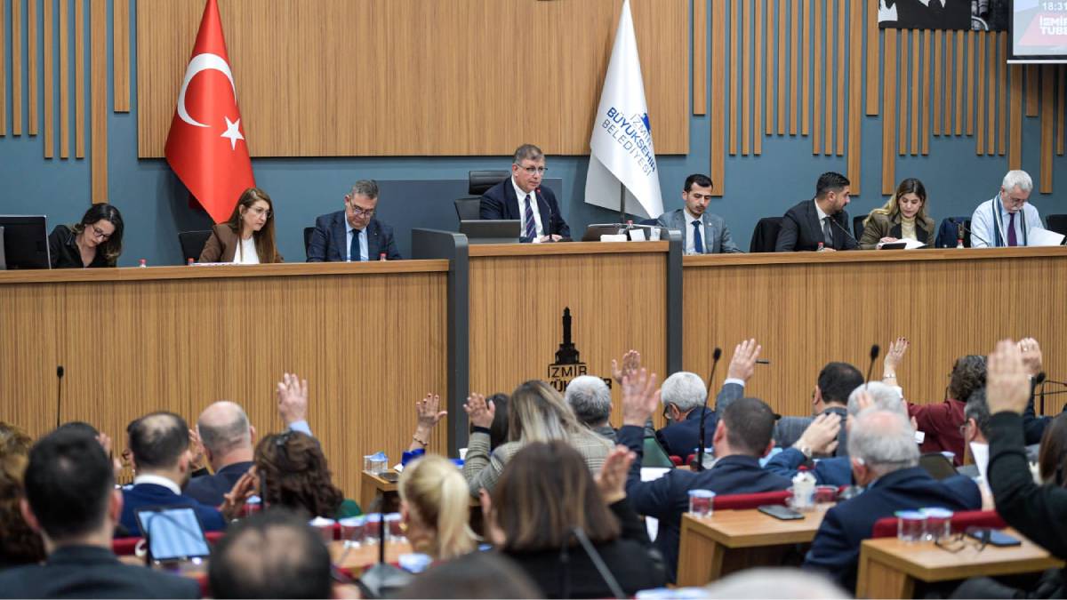 İzmir Büyükşehir Belediyesinden öğrencilere "Aylık Abonman Kart" müjdesi