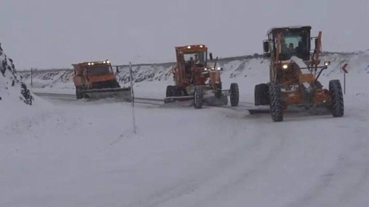 Tunceli'de kar esareti: 201 köy yolu ulaşıma kapandı