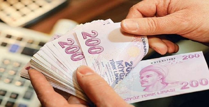 Bankalar transfere fahiş fiyat biçiyor