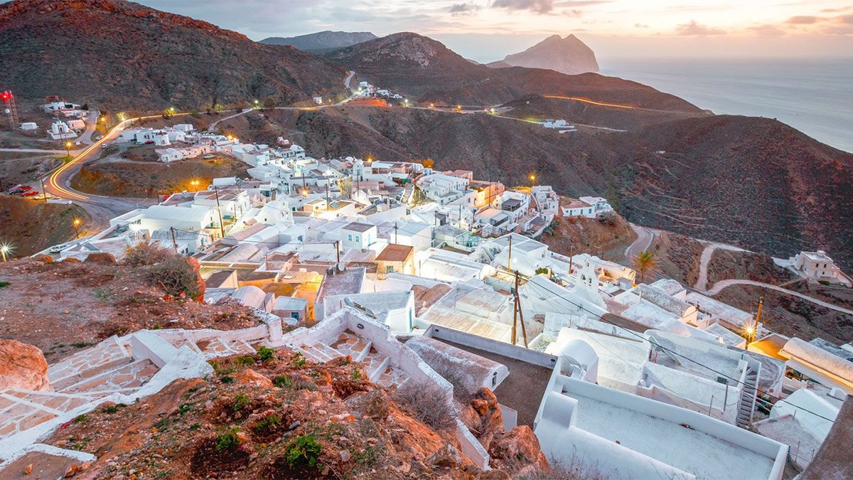 Ege'de deprem fırtınası sürüyor! Yunanistan'da 3 adada OHAL