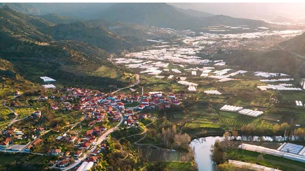 Burası İsviçre değil Türkiye! İzmir’e 410 kilometre mesafede yeşile doyuran şehir! Üstelik İç Anadolu Bölgesinde…