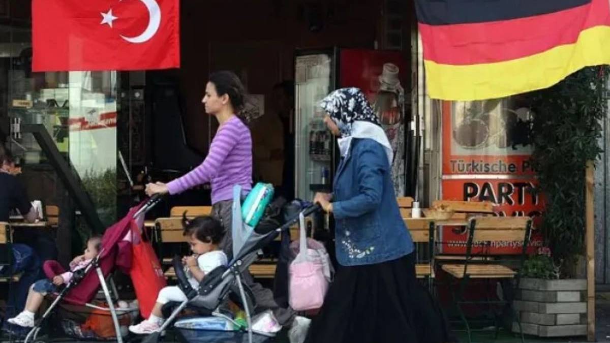 Almanya'dan Türkiye'ye dönüş: Sınır dışı edilen Türklerin sayısı artıyor