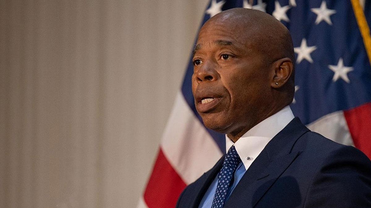 Belediye Başkanı Adams hakkındaki davanın düşürülmesini istemişti...  Trump'ın yargıya müdahalesi toplu istifa getirdi